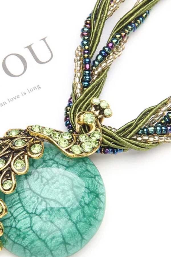 DAZZLING GREEN SPHERE NECKLACE