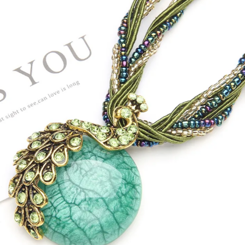 DAZZLING GREEN SPHERE NECKLACE