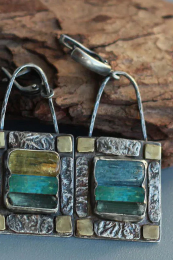 BLUE GREEN CRYSTAL STONE EARRINGS
