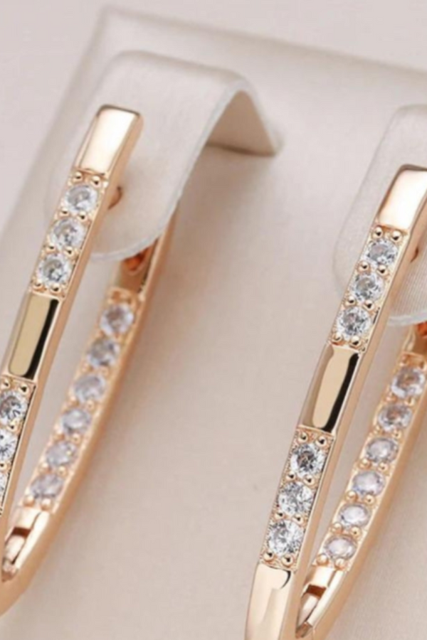 ELEGANT ZIRCONIA EARRINGS IN GOLD