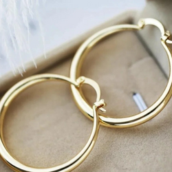 GOLD LARGE HOOP EARRINGS