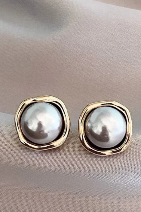 ELEGANT BLACK PEARL EARRINGS