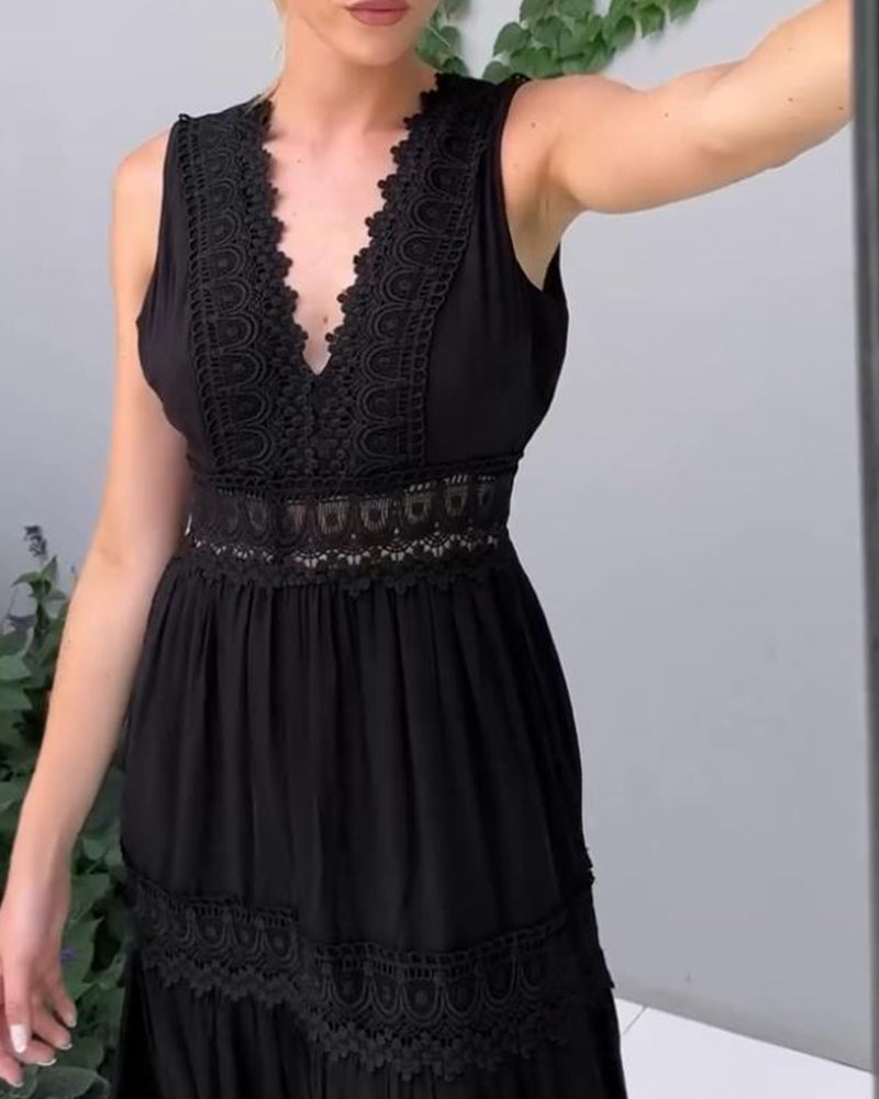 Eleni | Elegant Dress with Lace and V-Neck