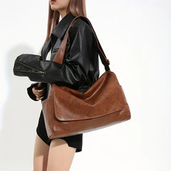 Madison™ - Vintage Messenger Bag