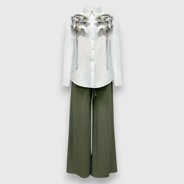 Set with Two-Tone Style