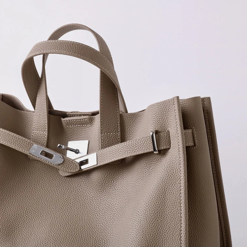 Women's Handbag – Classic Design and Elegant Finish