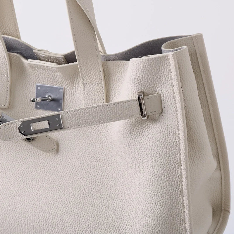 Women's Handbag – Classic Design and Elegant Finish