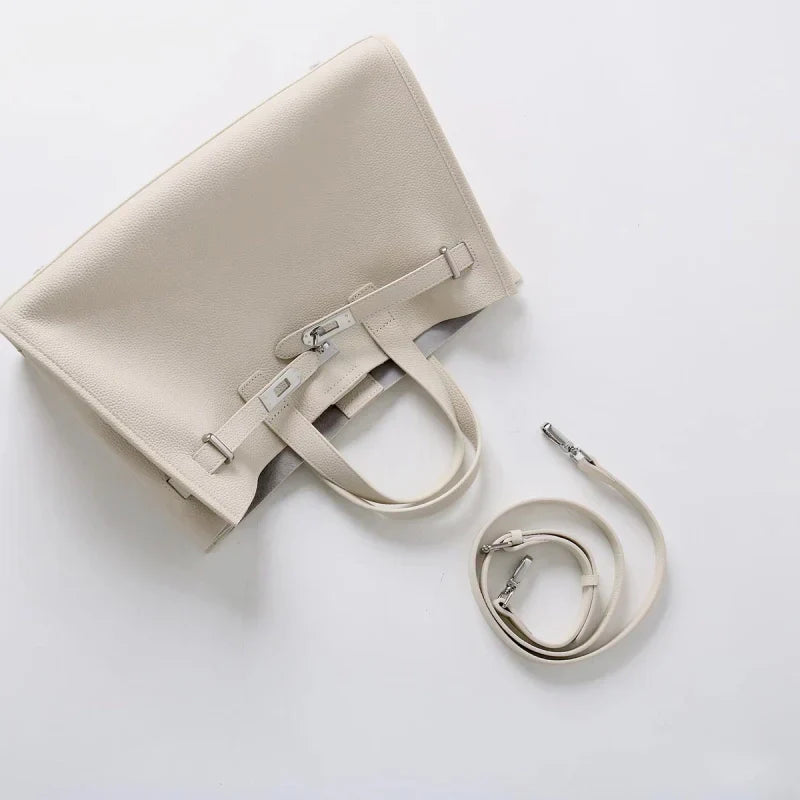 Women's Handbag – Classic Design and Elegant Finish